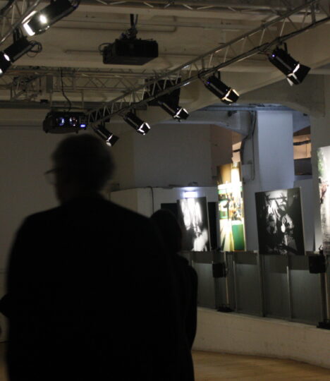 oltre il visibile mostra fotografica accademia teatro alla scala sponsor tecnico dhs event solution base milano